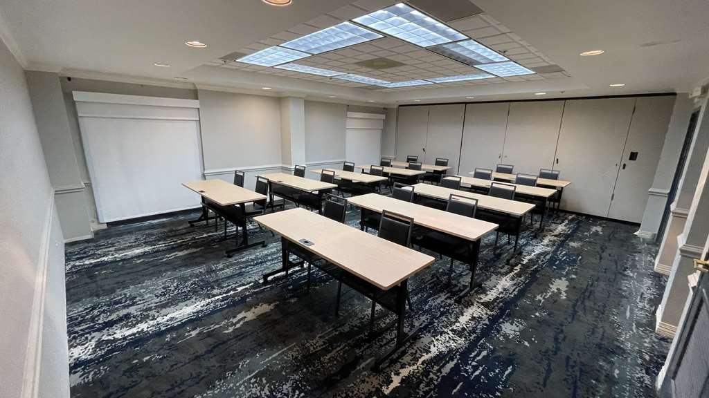 Best Western Plus Sugar Land/Stafford Съоръжения снимка