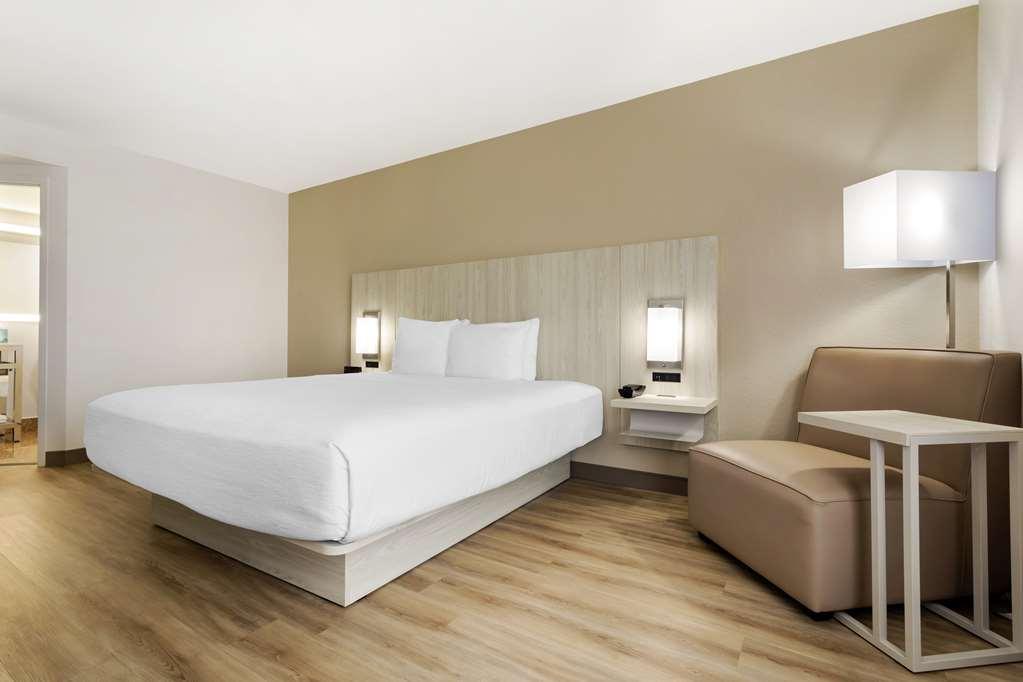 Best Western Plus Sugar Land/Stafford Стая снимка