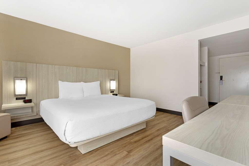Best Western Plus Sugar Land/Stafford Стая снимка